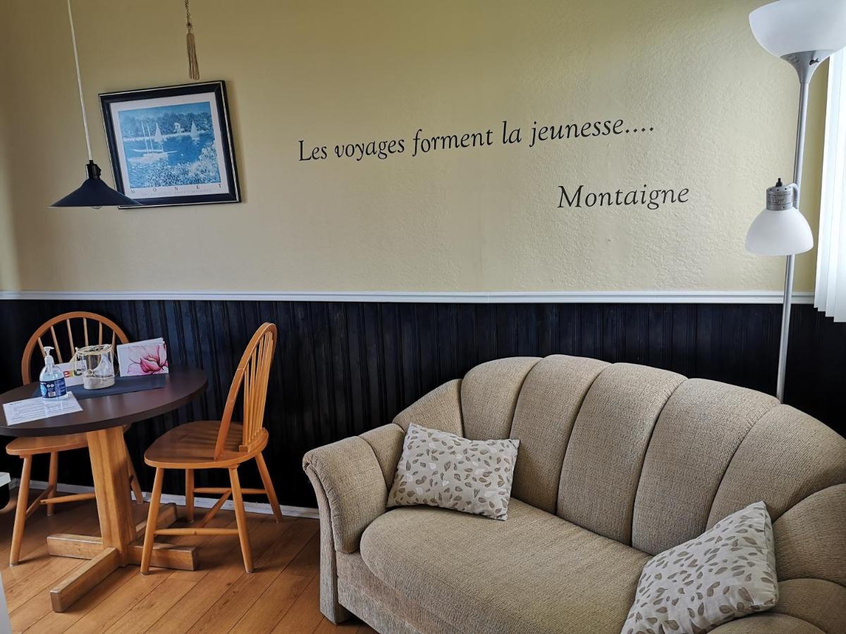 Les Cabines Du Phare Rimouski Bagian luar foto